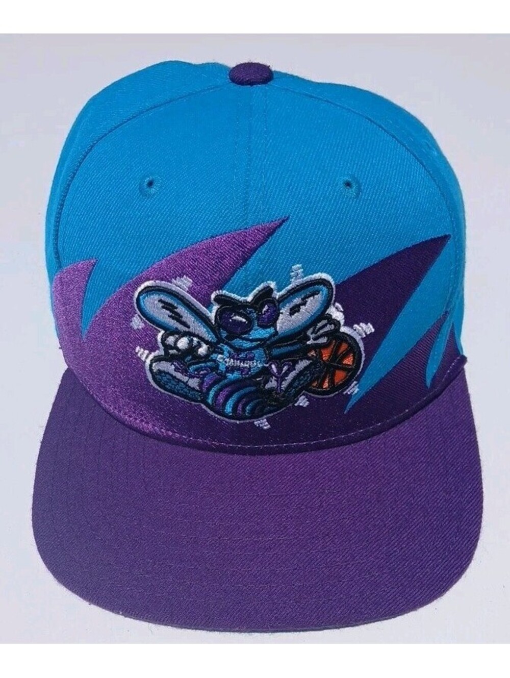 Mitchell & Ness Charlotte Hornets Sharktooth Snapback Hat